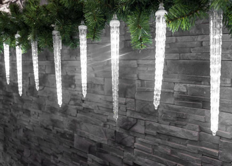 Reťaz MagicHome Vianoce Icicle, 352 LED studená biela, 16 cencúľov, vodopádový 
